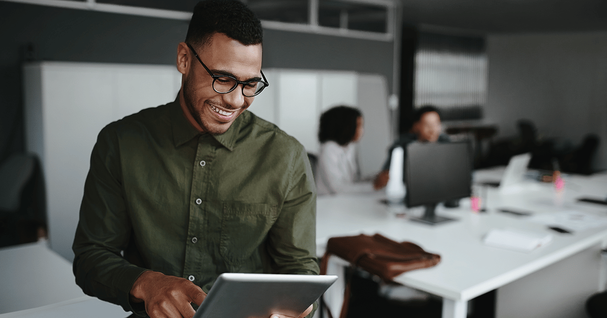 man-tablet-office-1200x628